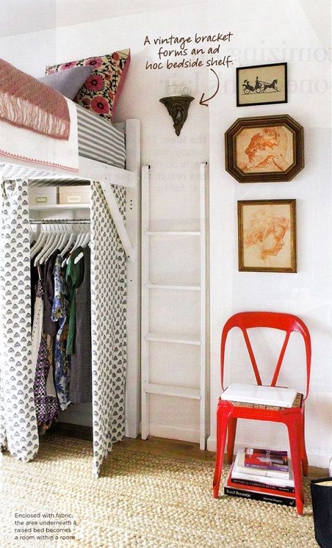 Walk-in closet in a mini bedroom