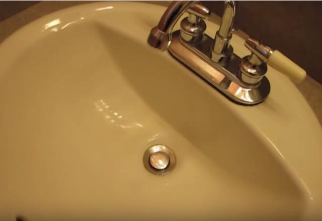 How to Clean Out a Sink Pop-up Drain Stopper