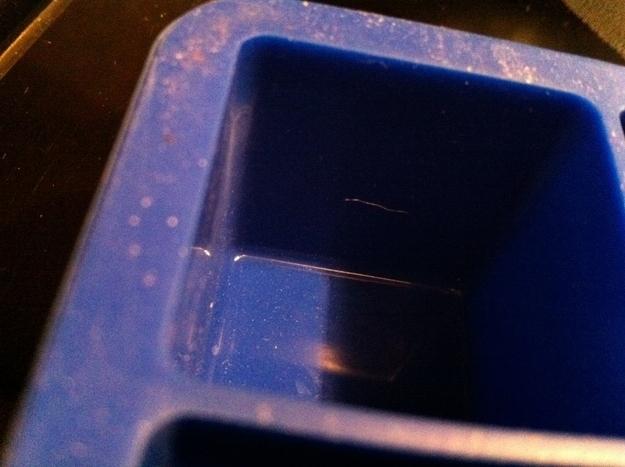 How to Clean Ice Cube Trays