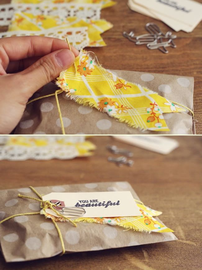 Decorate a pouch for small presents