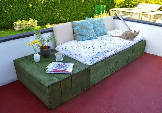 East Pallet Patio Day Bed
