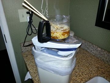Cook ramen with a coffee pot and an iron