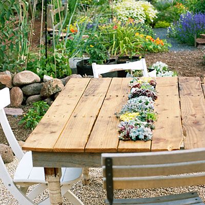Outdoor Pallet Table