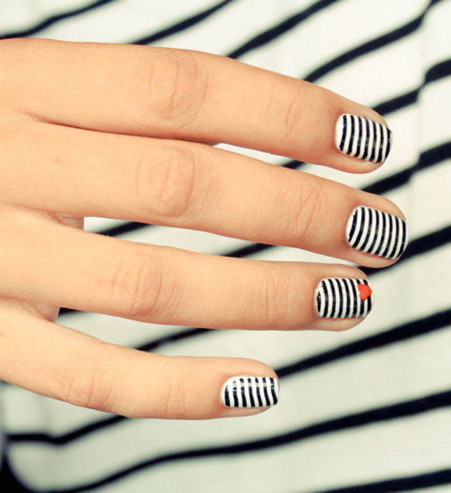 Black Stripes Nail