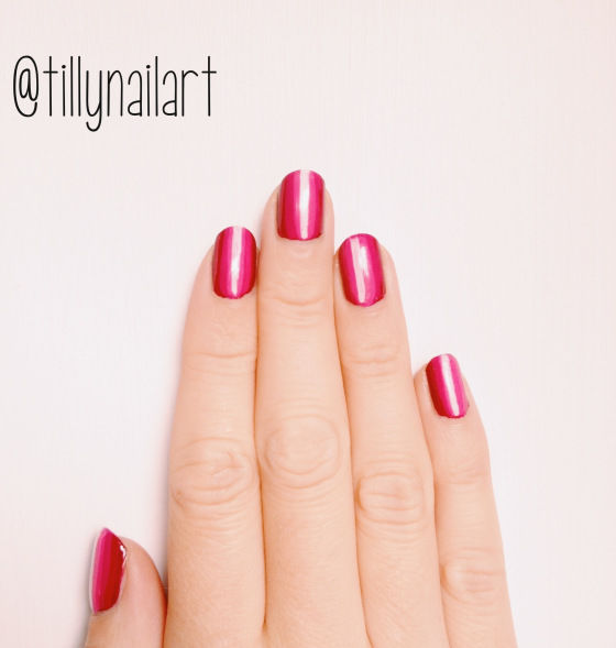 Vertical Stripe Gradient Nail