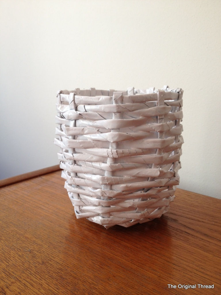 DIY Recycled Newspaper Mini Basket
