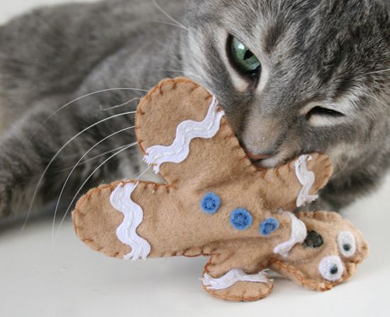 Distressed Gingerbread Man Cat Toys