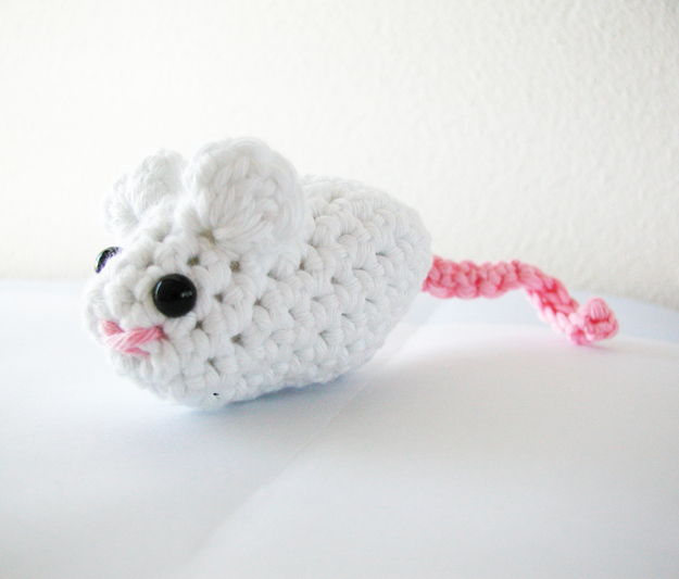 Crocheted Mouse Toy For A Kitty