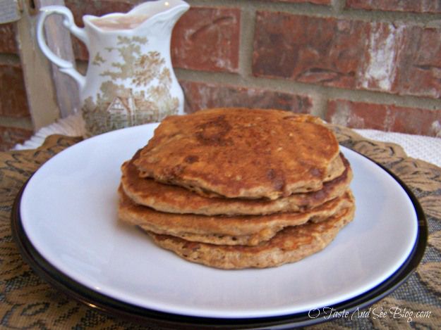 Oatmeal Cookie Pancakes