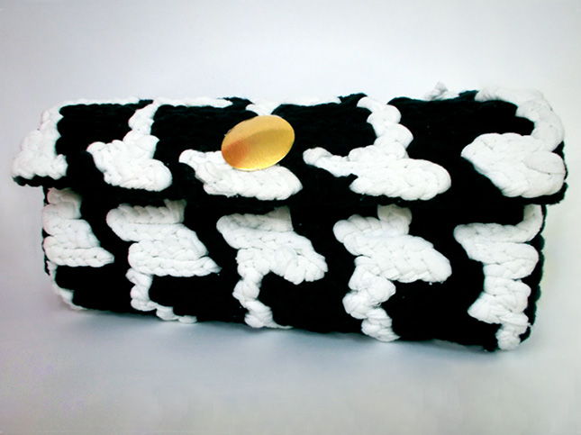 Houndstooth Roll Clutch