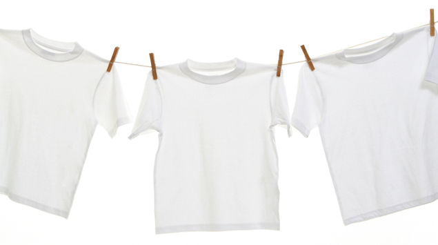 How to Remove Yellow Armpit Stains