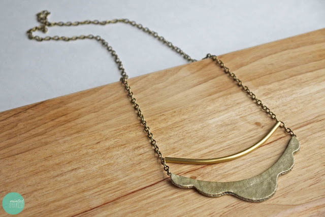 Scalloped Bar Necklace
