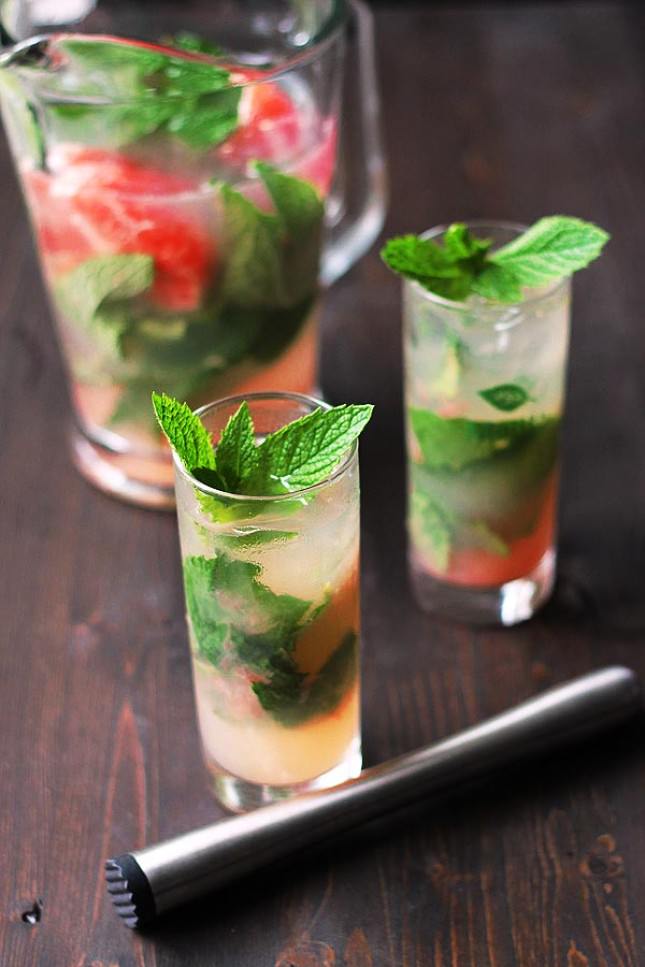 Champagne Grapefruit Pineapple Mojito