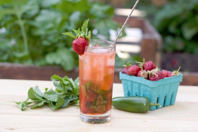 Strawberry Jalapeño Mojito