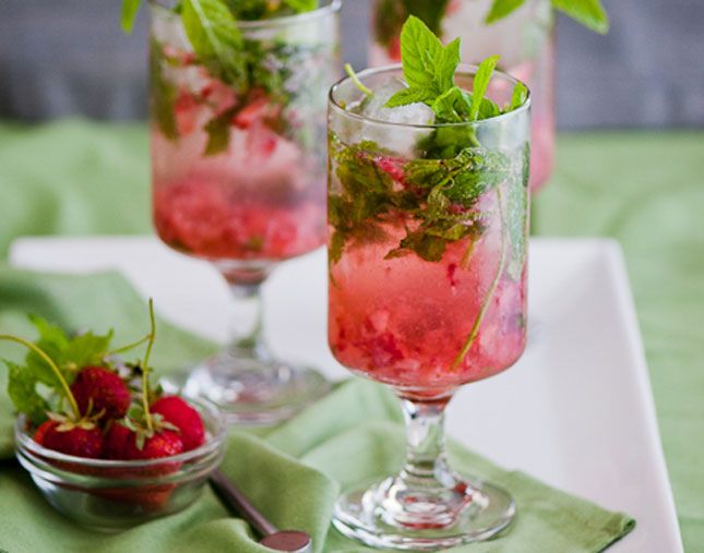 Strawberry Mojitos – The Berry Bible