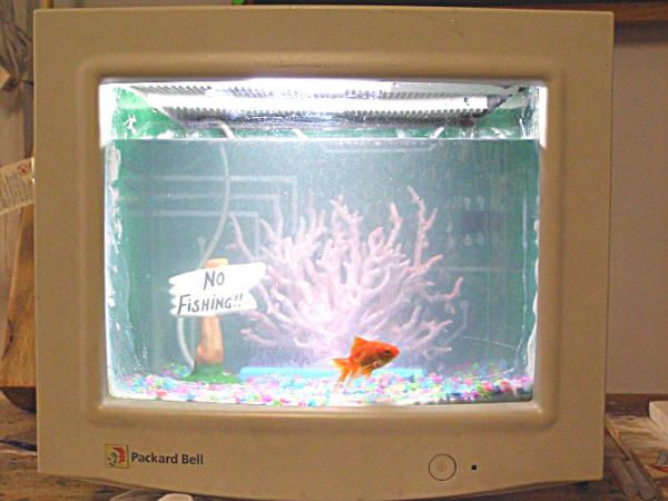 Old CRT Computer Monitor Into A Fish Tank