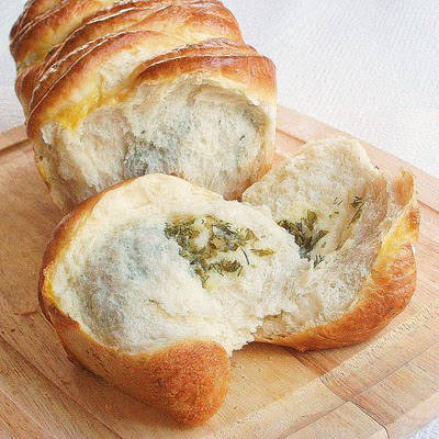 Pull Apart Cheese Herb Bread