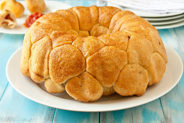 Pepperoni Pizza Monkey Bread