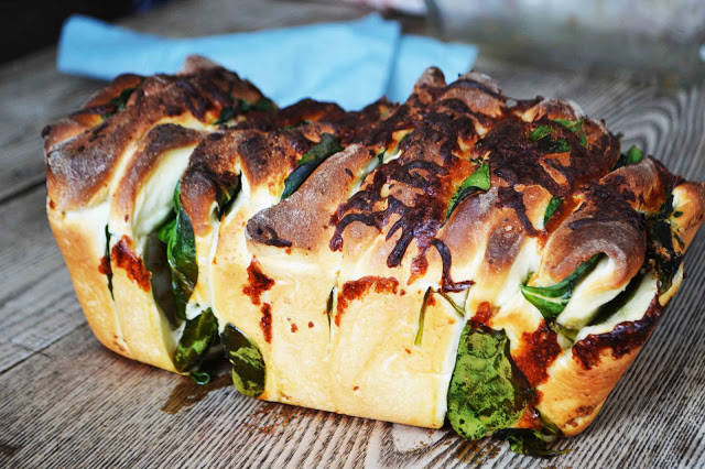 Spinach Feta Pull Apart Garlic Bread