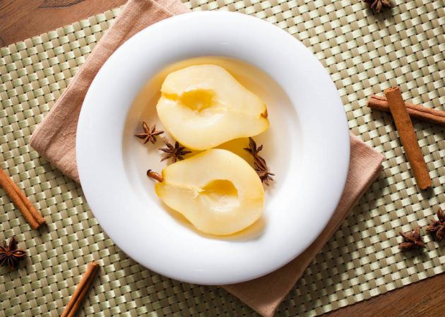 Vanilla Spice Poached Pears