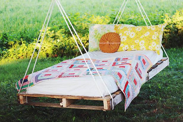 Pallet Swing Bed
