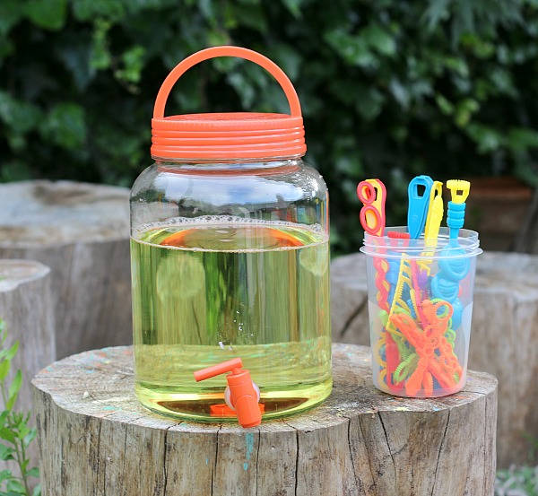 Homemade Bubbles and a Bubble Station