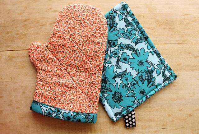 Oven Mitt and Hot Pad