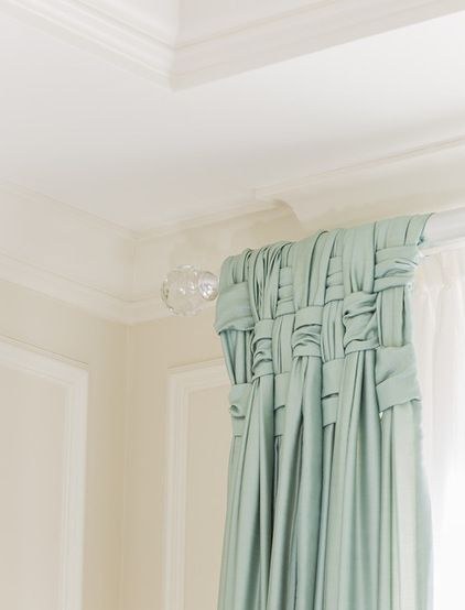 Basket-weave treatment for the drapes