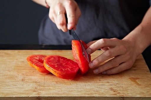 The Best Ways to Store a Cut Tomato