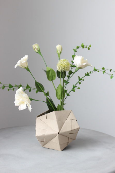 Sonobe Ball Flower Vase