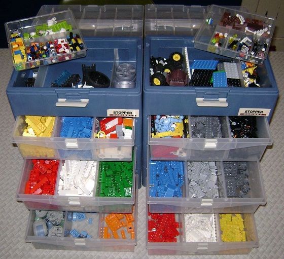 Drawer compartments, sorted by colors