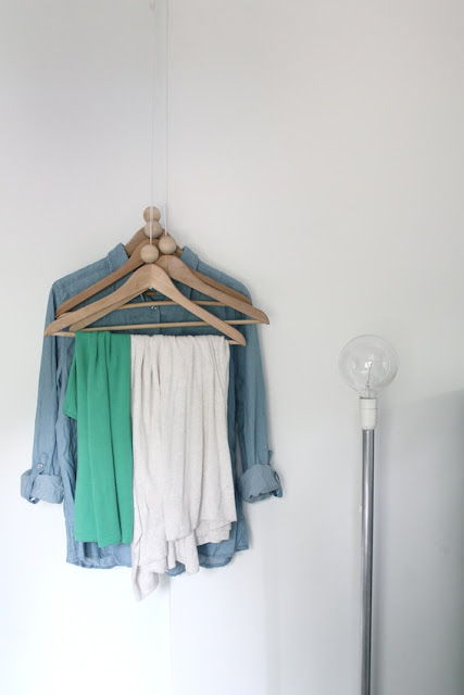 Efficient Hanging Coat Rack
