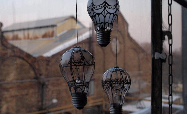 A new life to worn-out light bulbs