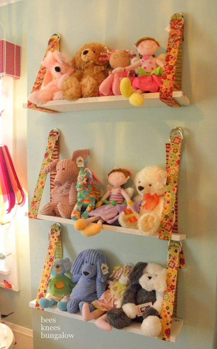 Easy Hanging Shelves