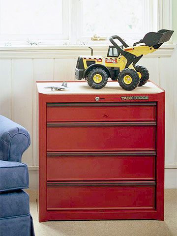 Heavy-Duty chest of drawers for easy storage solution and cool style