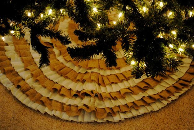 No Sew Ruffle Christmas Tree Skirt