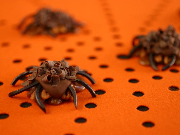 Pecan-Caramel Spiders