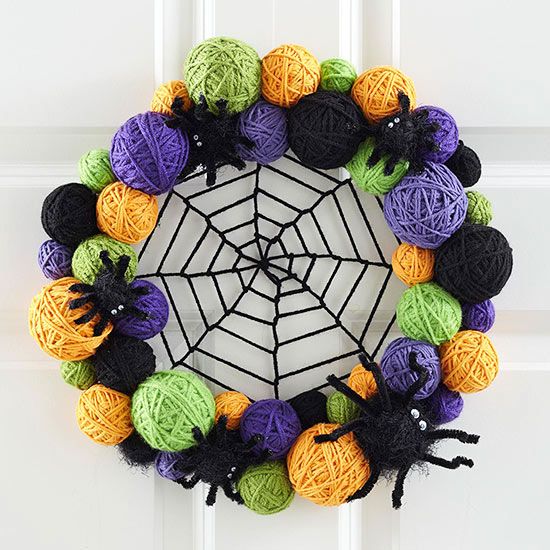 Yarn-Ball Wreath