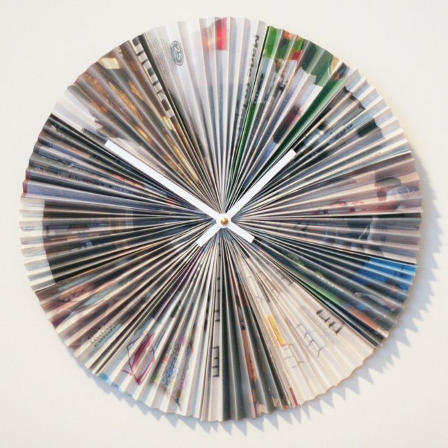 Accordion-style recycled magazine clock