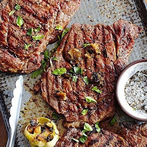 Steaks with Roasted Garlic
