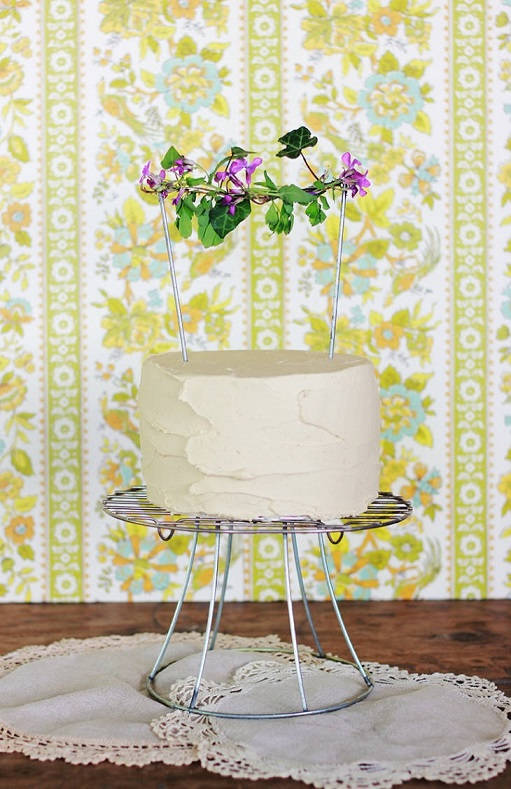 Wire Cake Stand