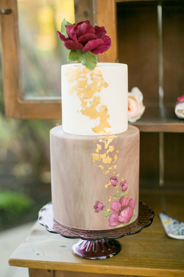 Romantic Two-tiered Cake with Flowers