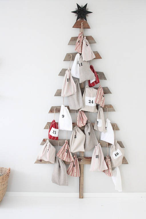 Pallet Tree Advent Calendar