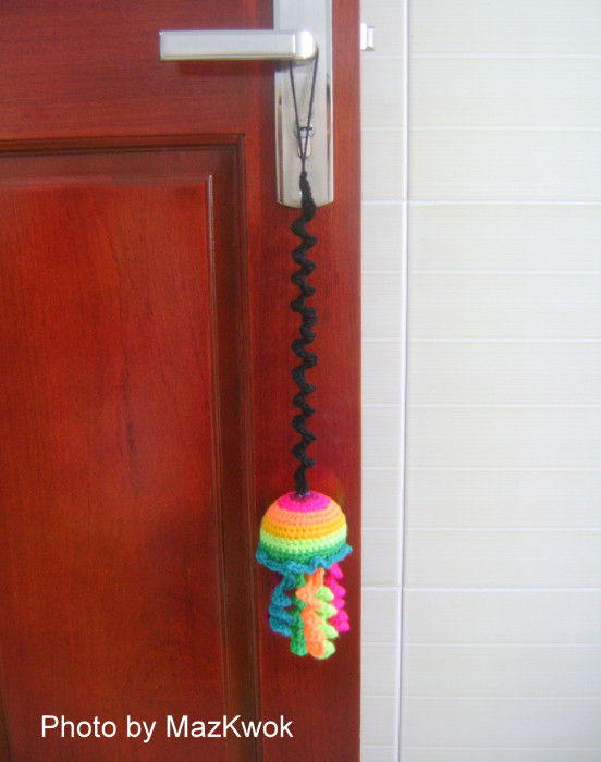 Bouncing Rainbow Jellyfish Cat Toy