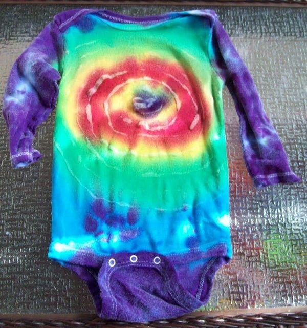 Hot Glue Tie-Dye