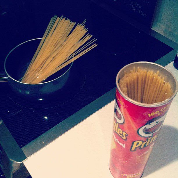Pringles cylinders make great spaghetti holders