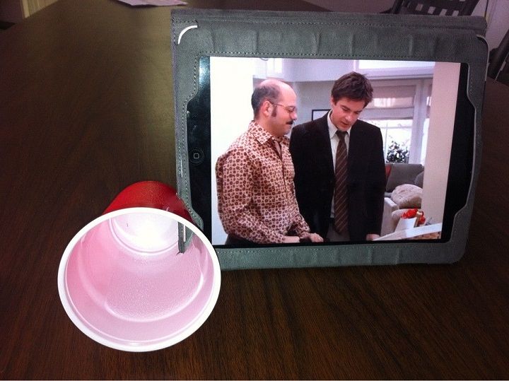 Use Plastic Cup as Your iPad Amplifier
