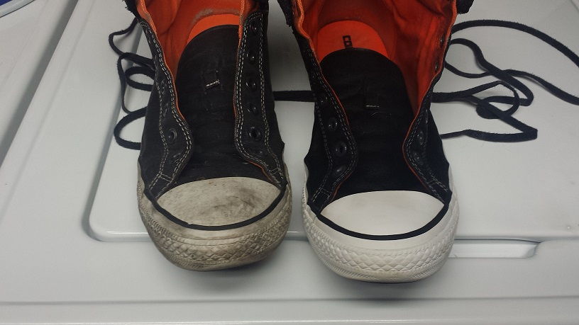Easily clean the white rubber on sneakers