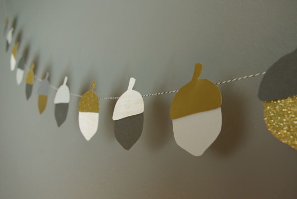 Acorn Garland