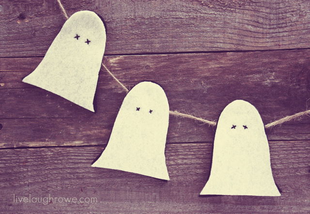 Rustic Ghostly Garland